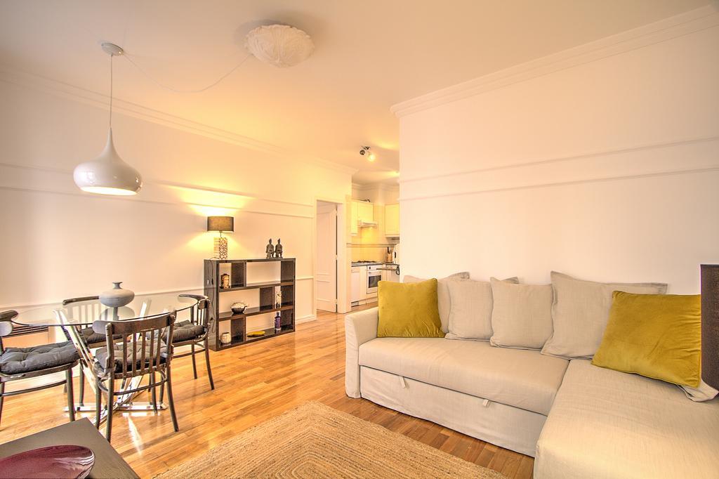 Apartamento Heart Of Bairro Alto-Live Like A Local Lisboa Exterior foto