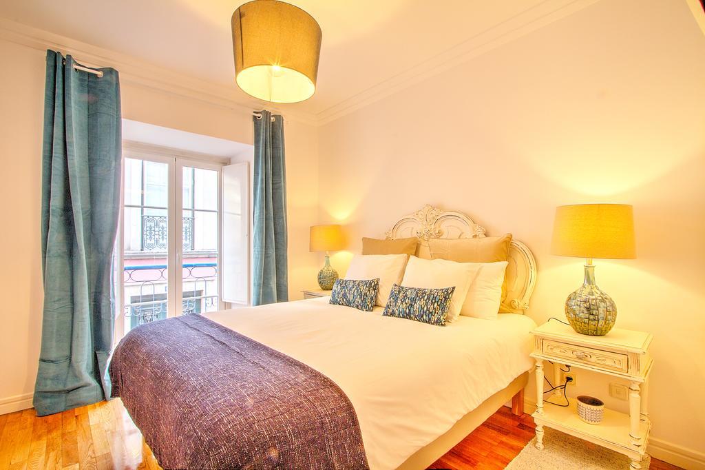 Apartamento Heart Of Bairro Alto-Live Like A Local Lisboa Exterior foto
