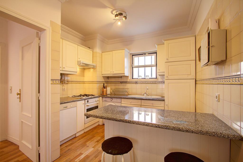 Apartamento Heart Of Bairro Alto-Live Like A Local Lisboa Exterior foto