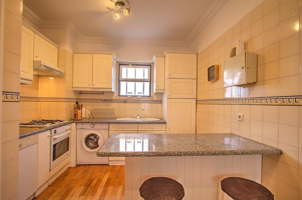 Apartamento Heart Of Bairro Alto-Live Like A Local Lisboa Exterior foto